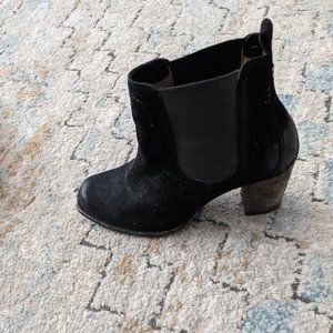 Ankle-Height Block-heel boots